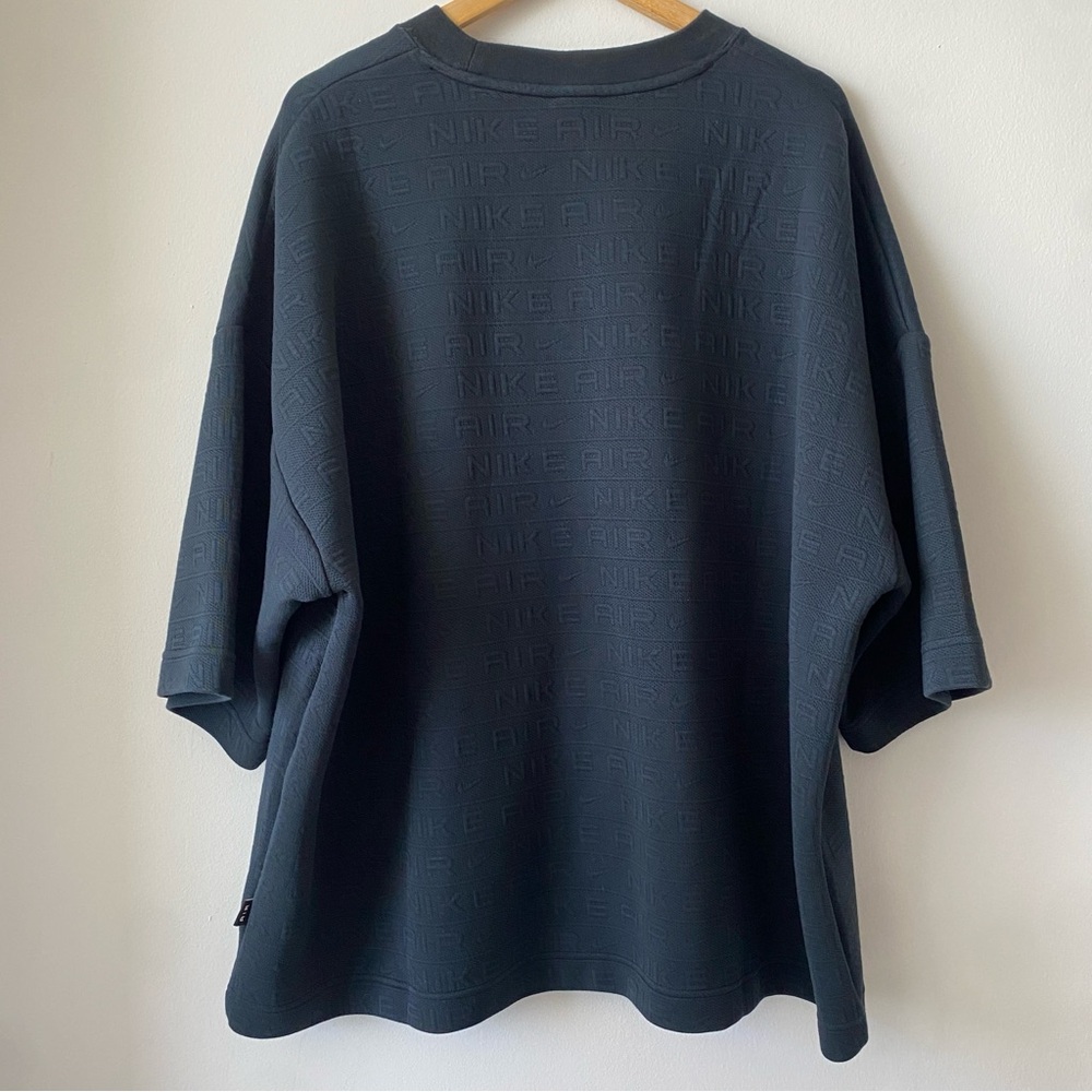 Nike Air Embossed black shirt - Picture 2 of 10